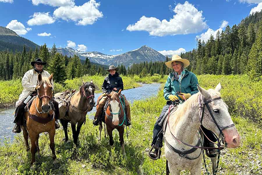 horseback riding montana